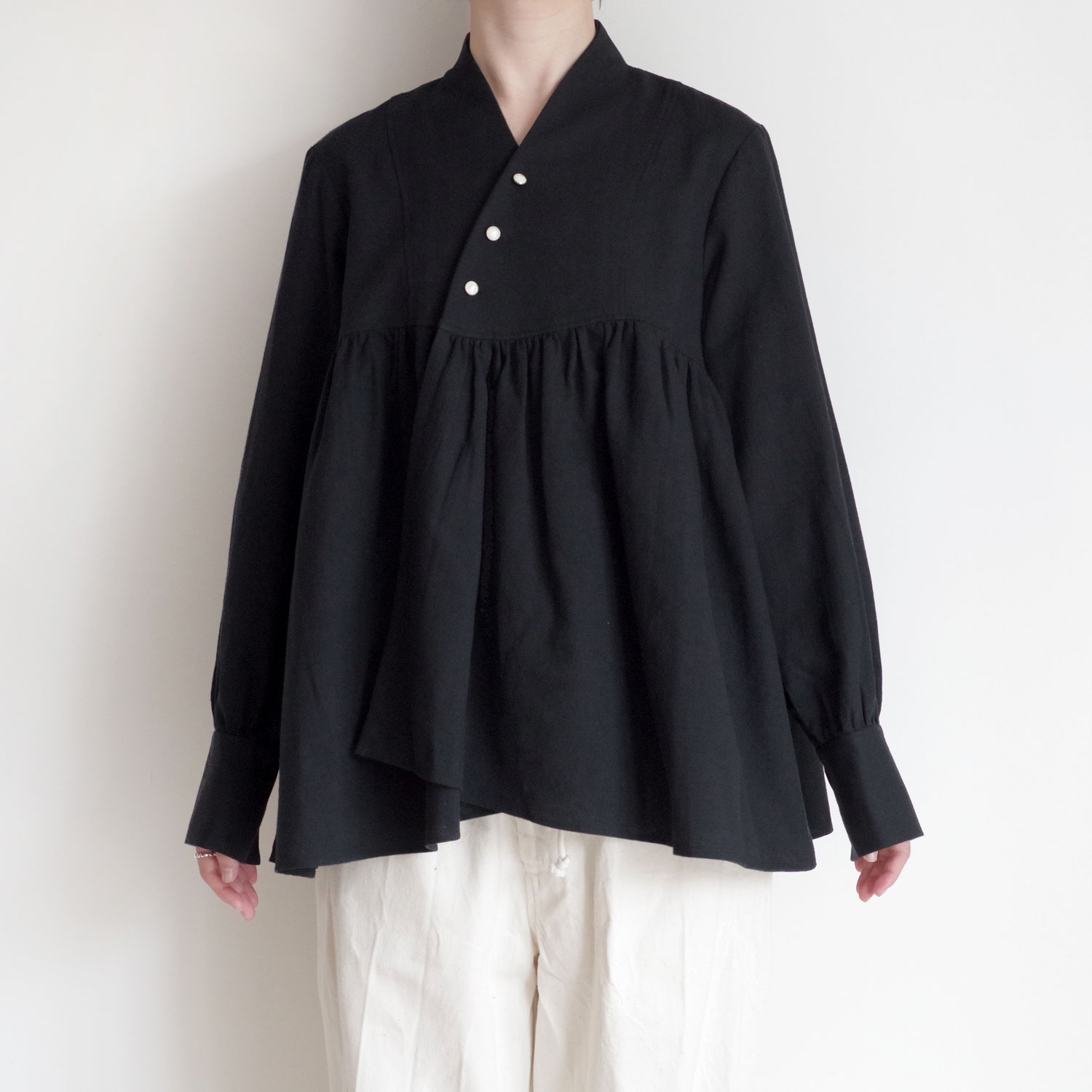 the last flower of the afternoon : ����� Funnel neck blouse �֥饦��