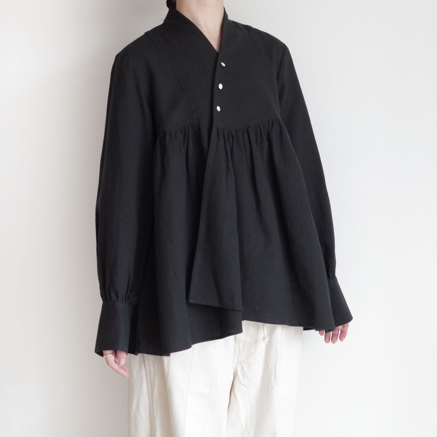 the last flower of the afternoon : ����� Funnel neck blouse �֥饦��