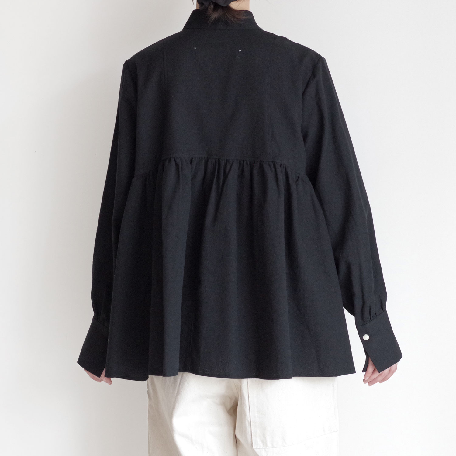 the last flower of the afternoon : ����� Funnel neck blouse �֥饦��