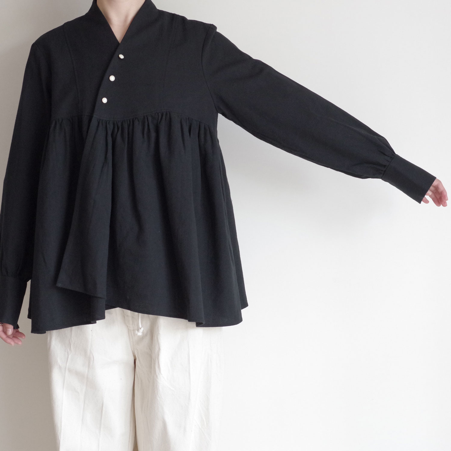 the last flower of the afternoon : ����� Funnel neck blouse �֥饦��