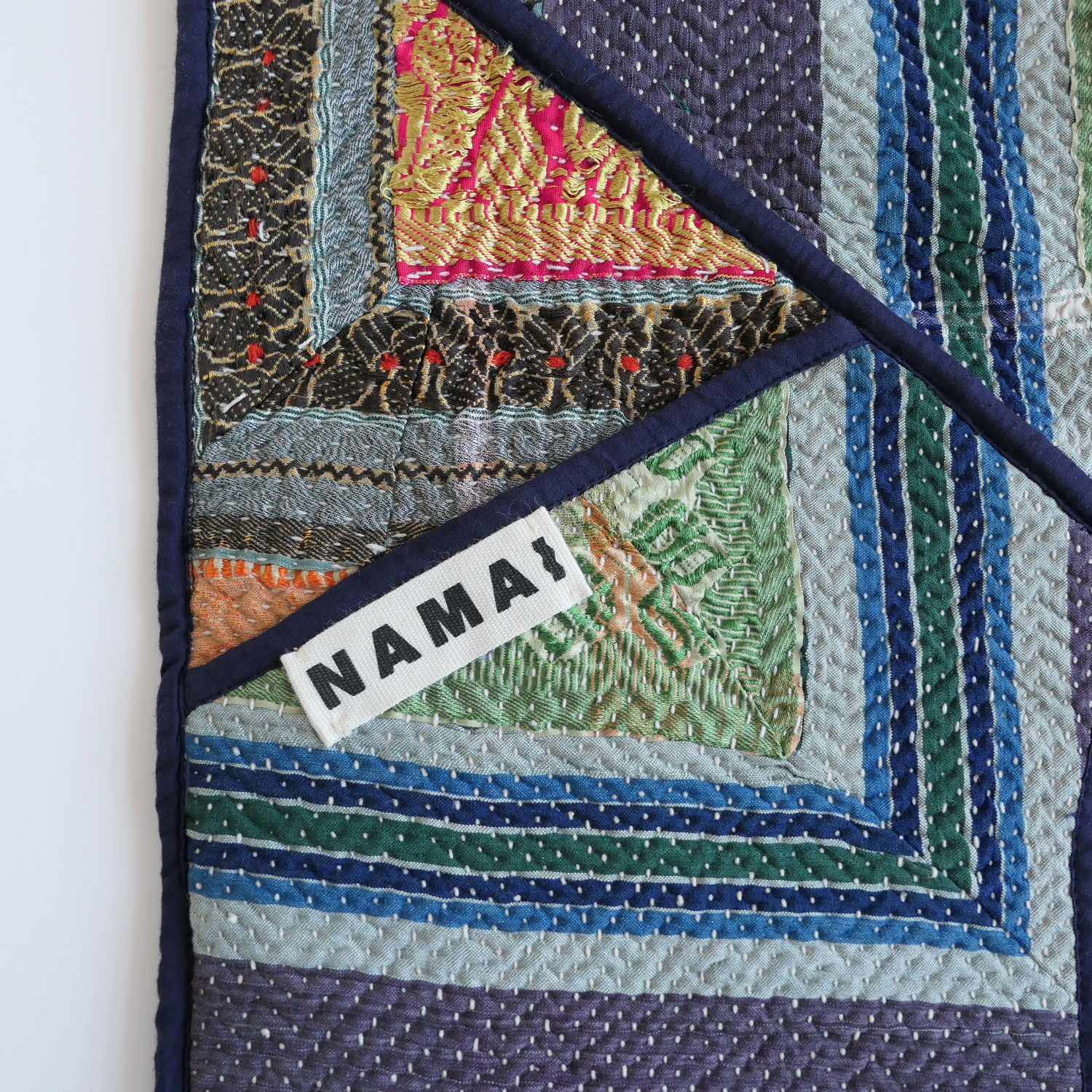 NAMAI �ʥޥ���THE TARUN QUILTED KANTHA BAG ���󥿥���ȥȡ��ȥХå�(E)