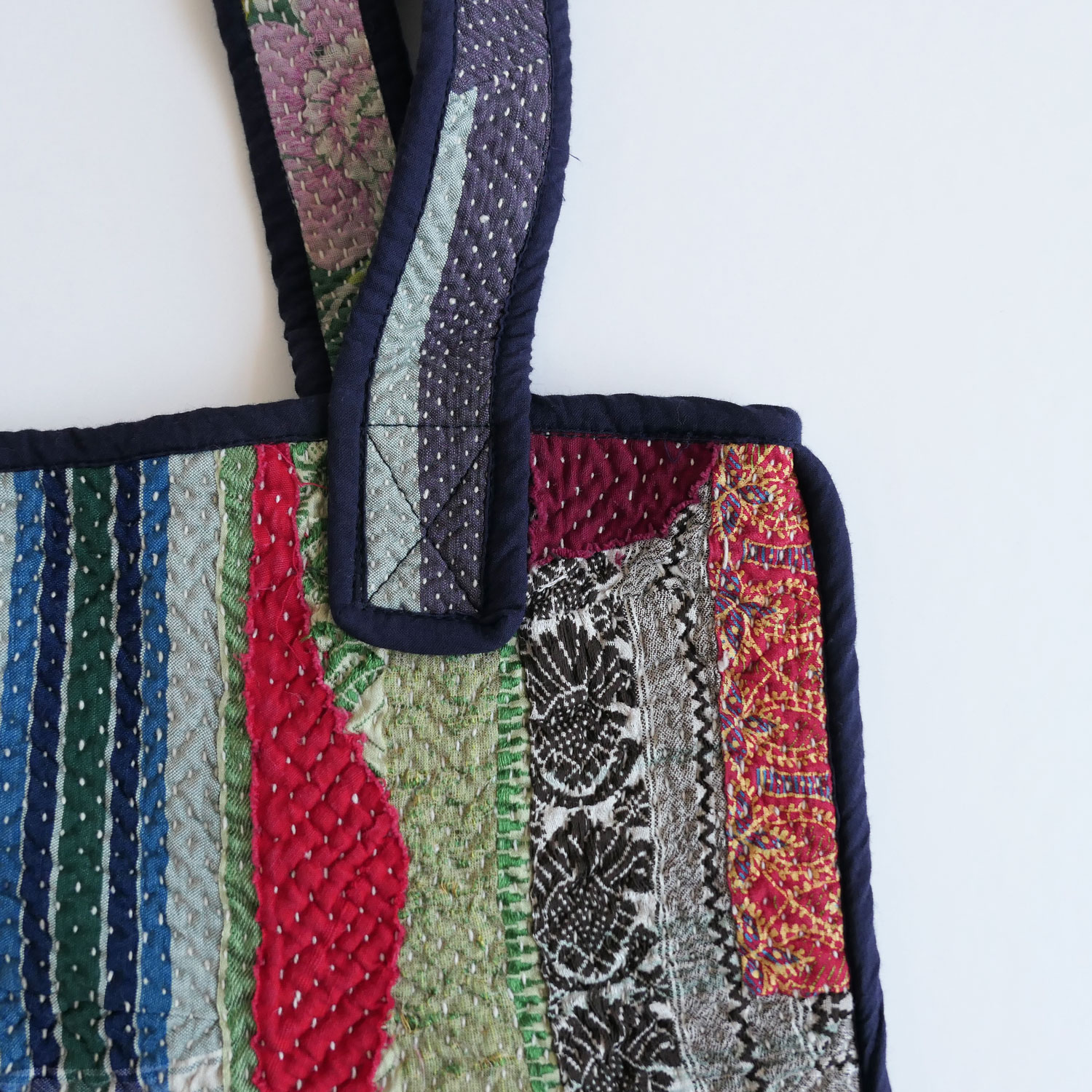 NAMAI �ʥޥ���THE TARUN QUILTED KANTHA BAG ���󥿥���ȥȡ��ȥХå�(E)