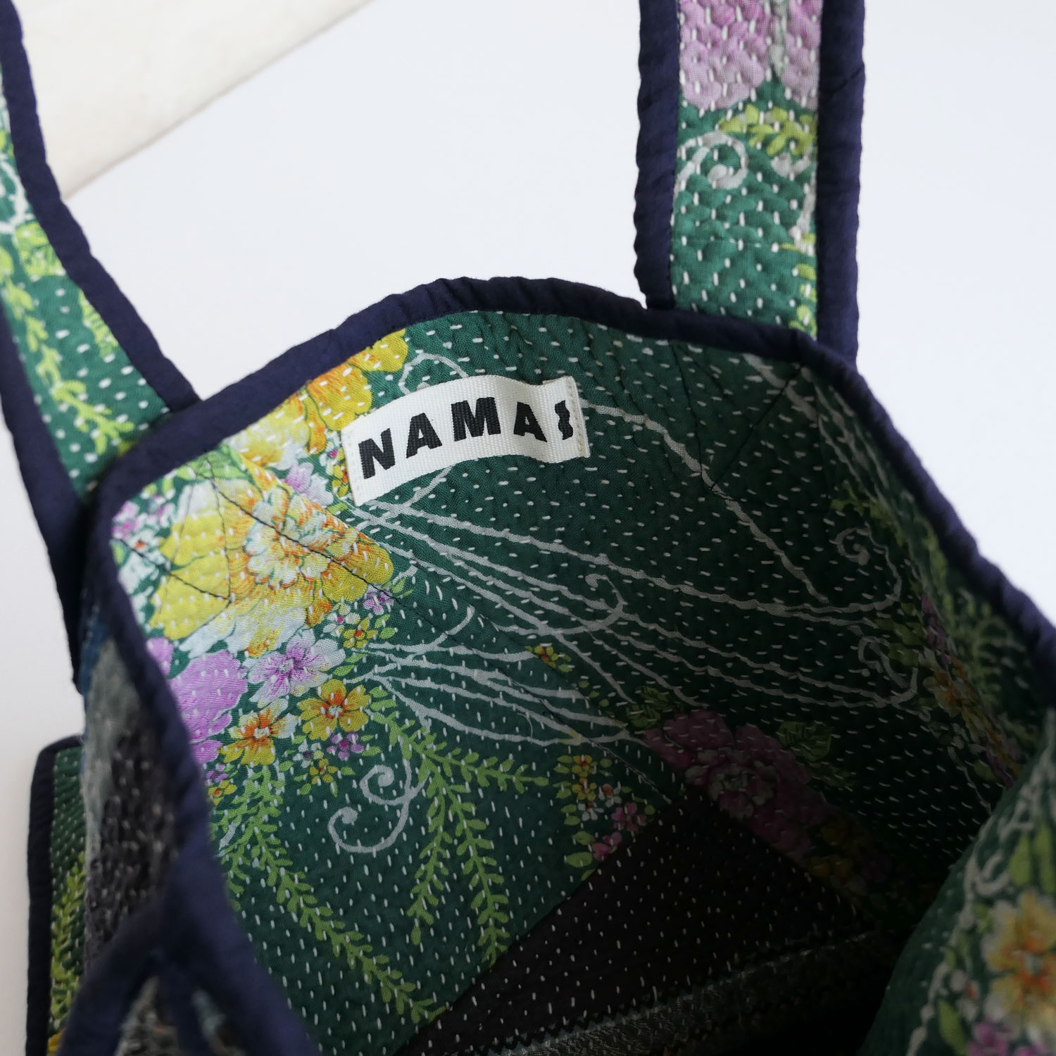 NAMAI �ʥޥ���THE TARUN QUILTED KANTHA BAG ���󥿥���ȥȡ��ȥХå�(E)