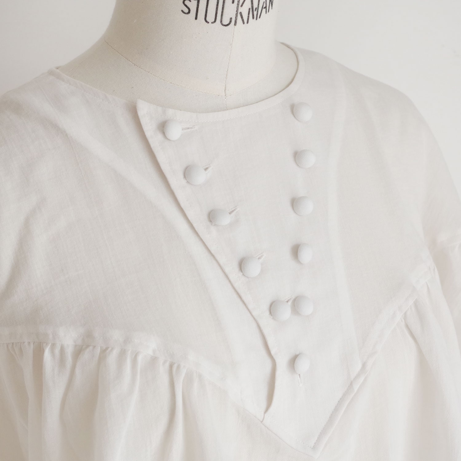the last flower of the afternoon : ȾƩ�������� Flutter sleeve blouse �֥饦��