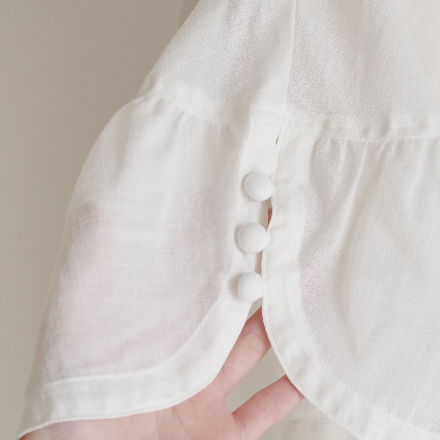 the last flower of the afternoon : ȾƩ�������� Flutter sleeve blouse �֥饦��