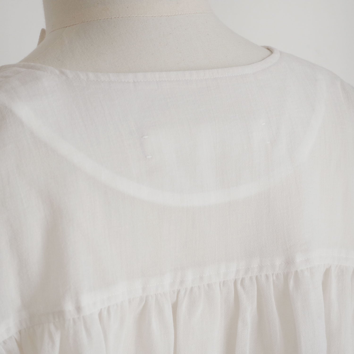 the last flower of the afternoon : ȾƩ�������� Flutter sleeve blouse �֥饦��