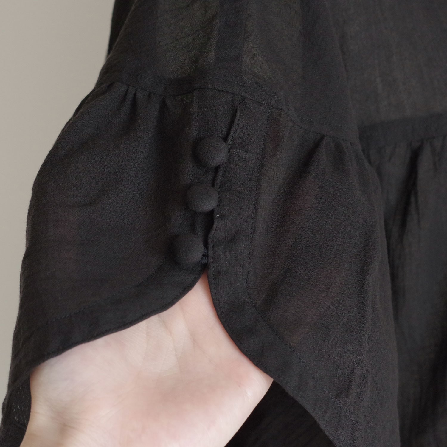 the last flower of the afternoon : ȾƩ�������� Flutter sleeve blouse �֥饦��