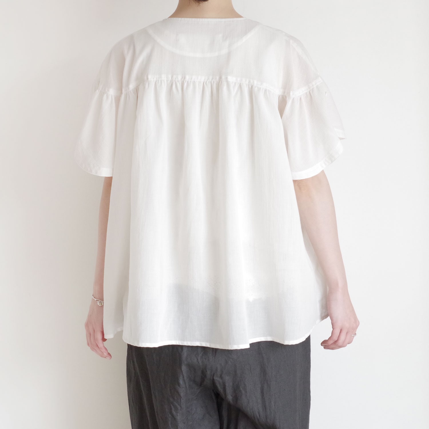the last flower of the afternoon : ȾƩ�������� Flutter sleeve blouse �֥饦��