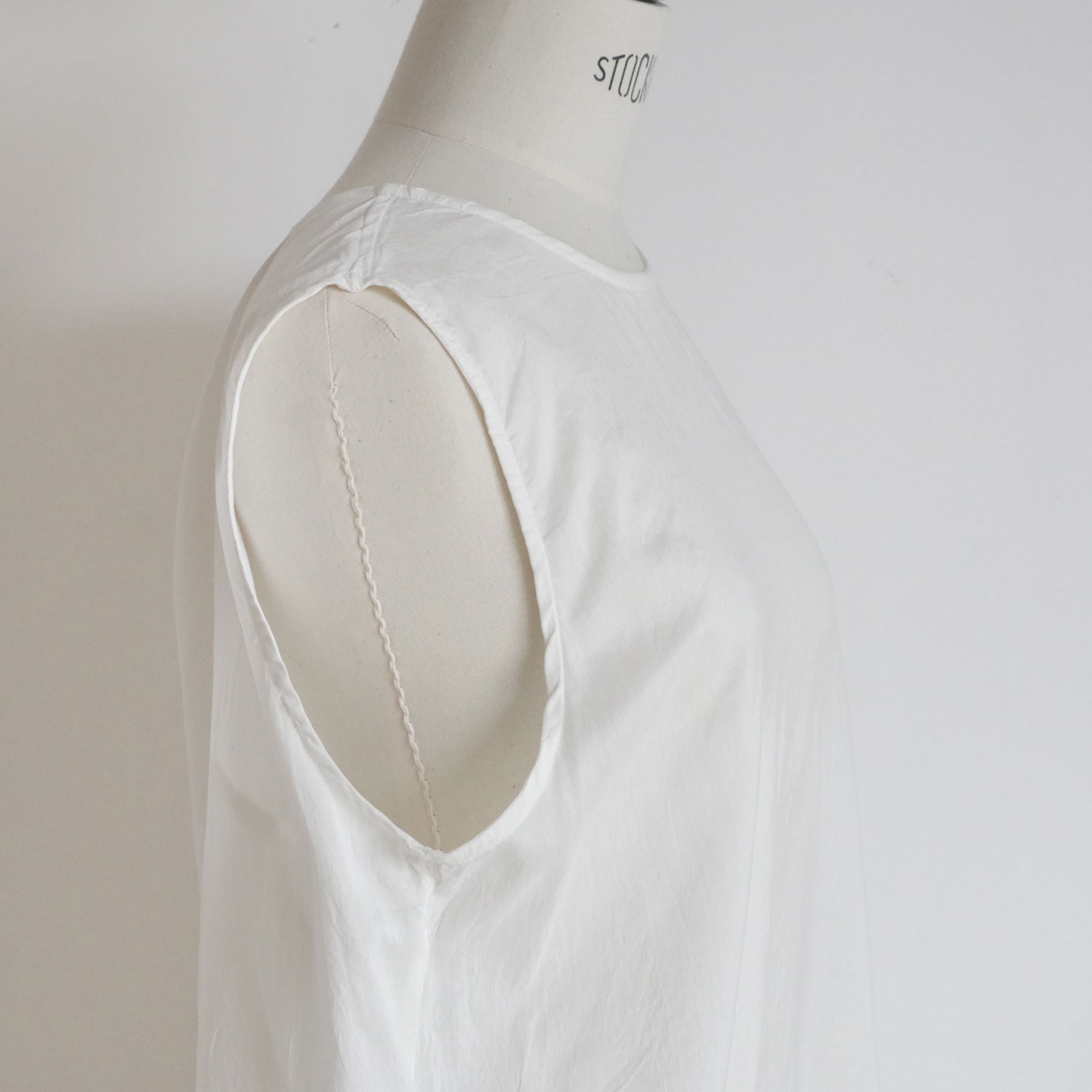 quitan ������ : SLEEVELESS TOP ���åȥ󥷥륯�Ρ����꡼�֥֥饦��