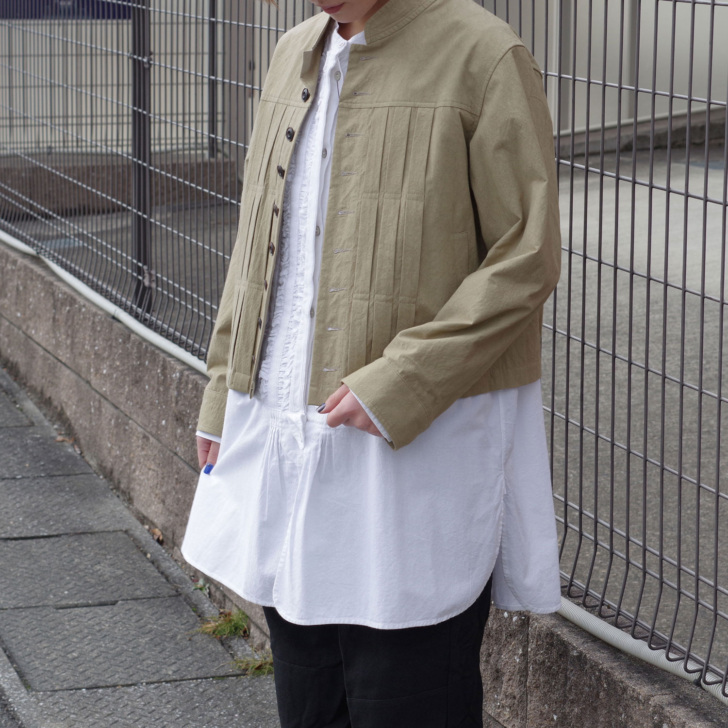 ECOLE DE CURIOSITES ��������ɥ���ꥪ���� : GILDA �ץ꡼�ĥե���ȥ��硼�ȥ��㥱�å� (Khaki beige)