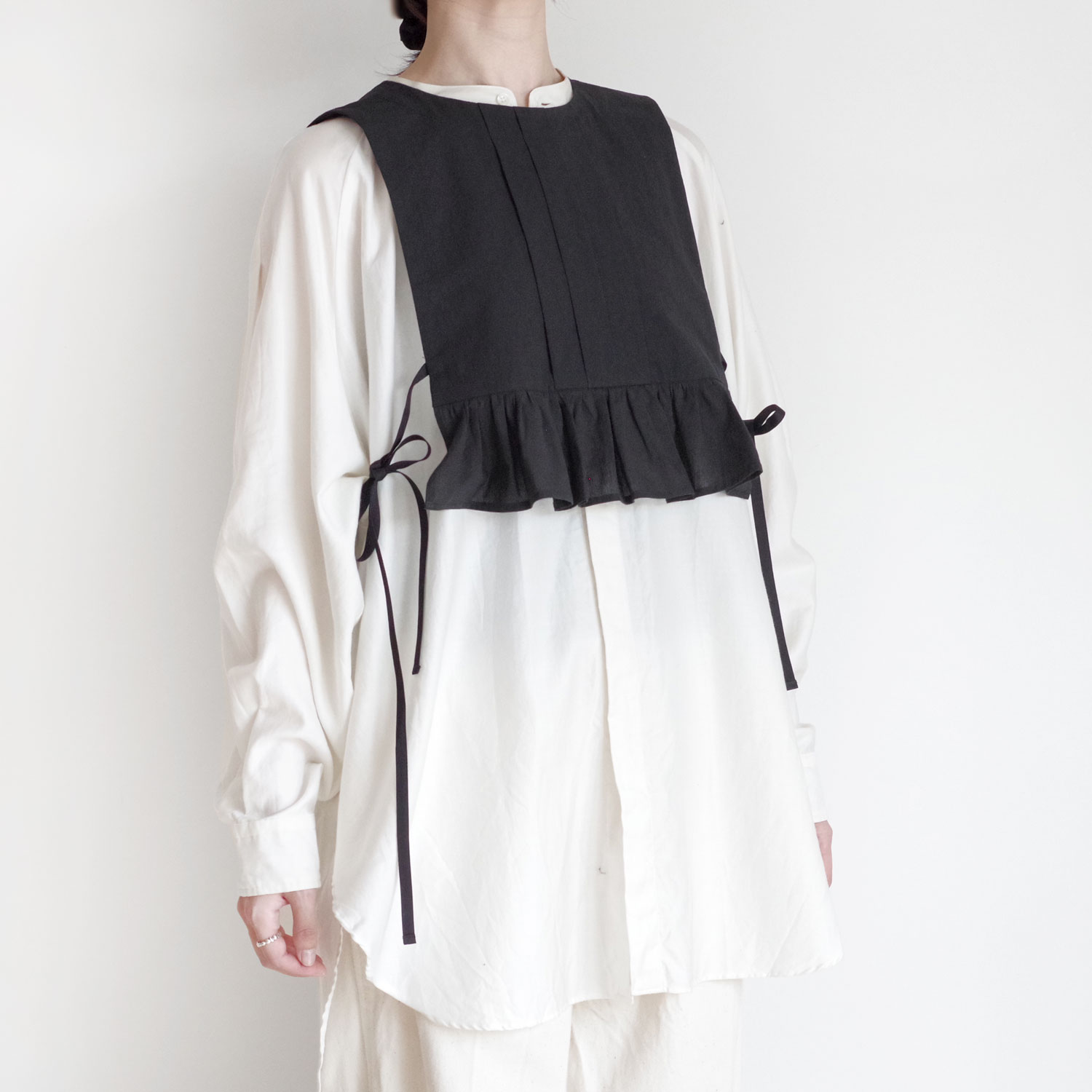 the last flower of the afternoon : ɹ Tucked kraplap vest ٥