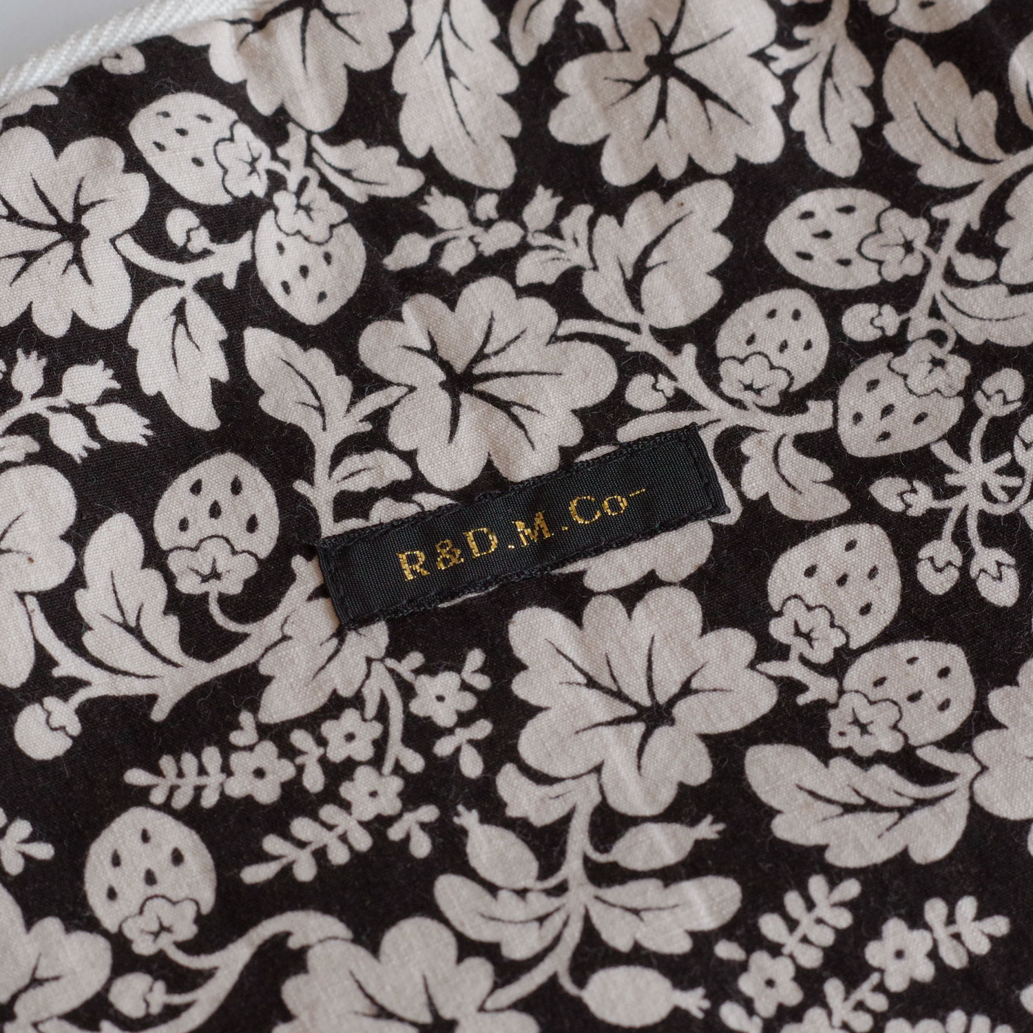 R&D.M.Co- ������ɥޥ󥺥ơ��顼 : WILD BERRY CIRCLE POUCH (L) �磻��ɥ٥꡼�ݡ���