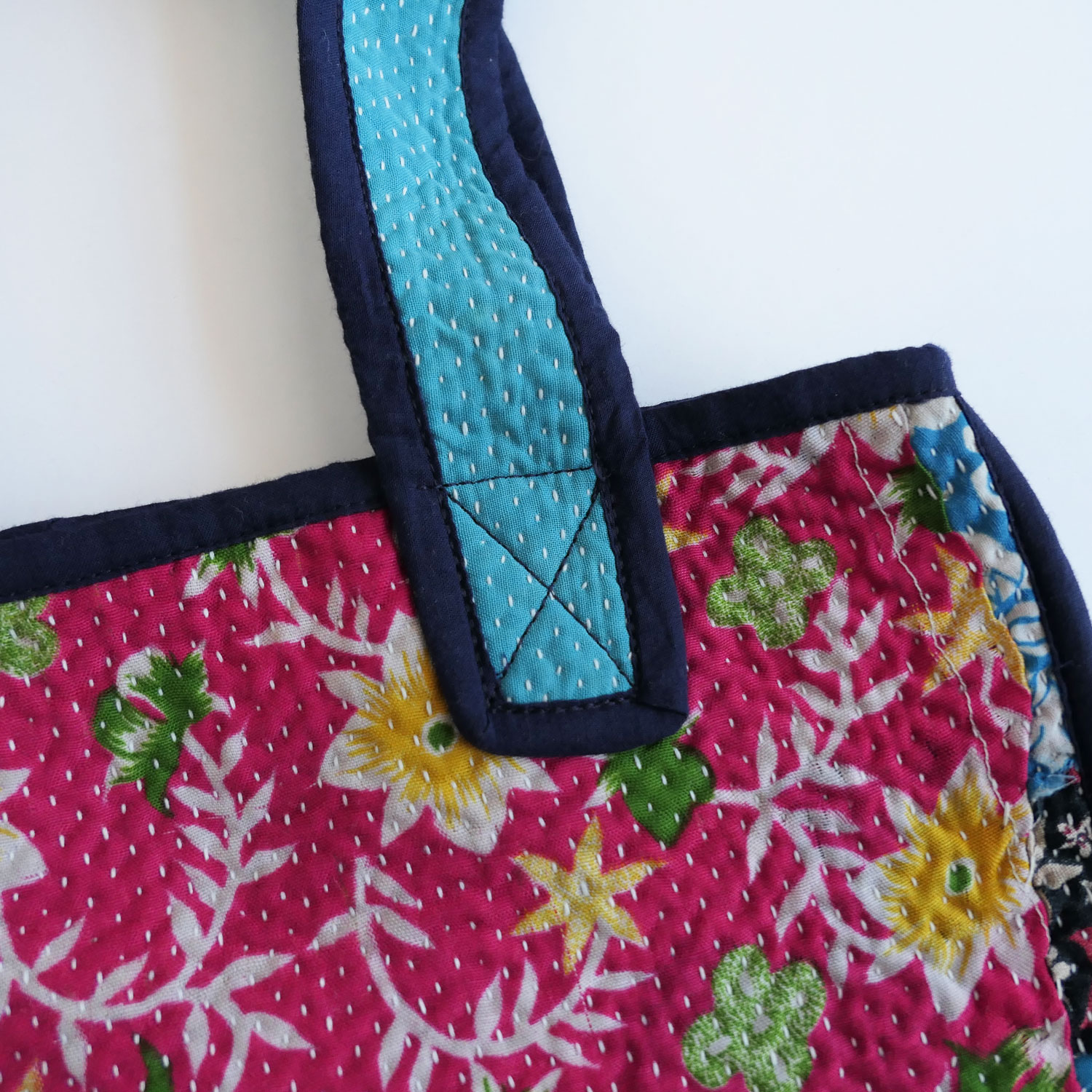 NAMAI �ʥޥ���THE TARUN QUILTED KANTHA BAG ���󥿥���ȥȡ��ȥХå�(I)