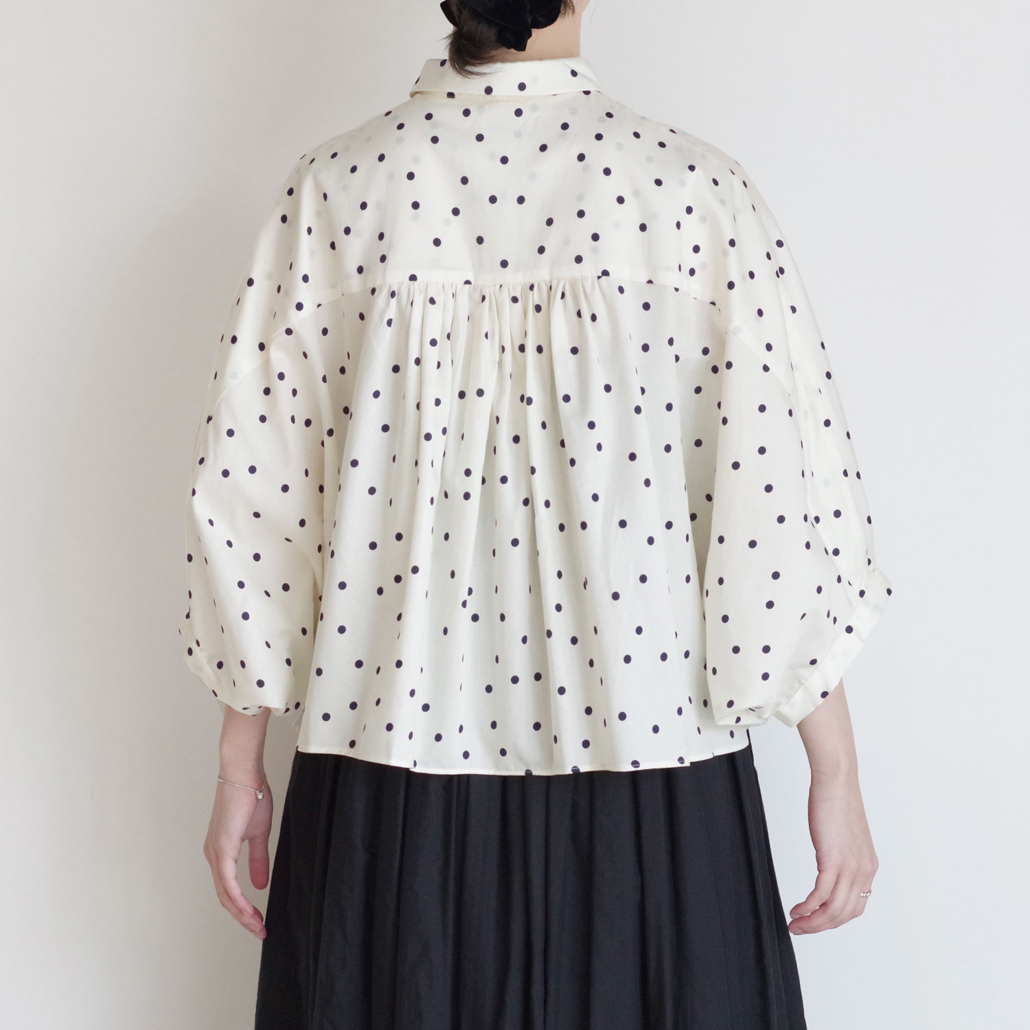 ECOLE DE CURIOSITES ��������ɥ���ꥪ���� : THEO ������ɥåȥХ롼��֥饦��