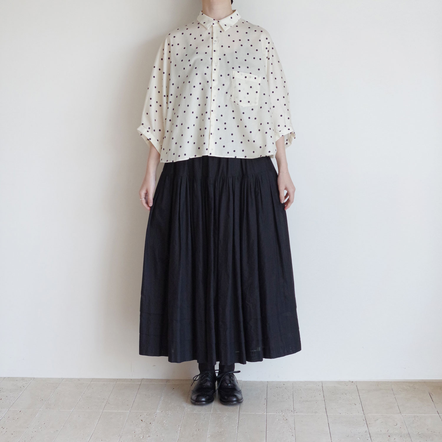 ECOLE DE CURIOSITES ��������ɥ���ꥪ���� : THEO ������ɥåȥХ롼��֥饦��