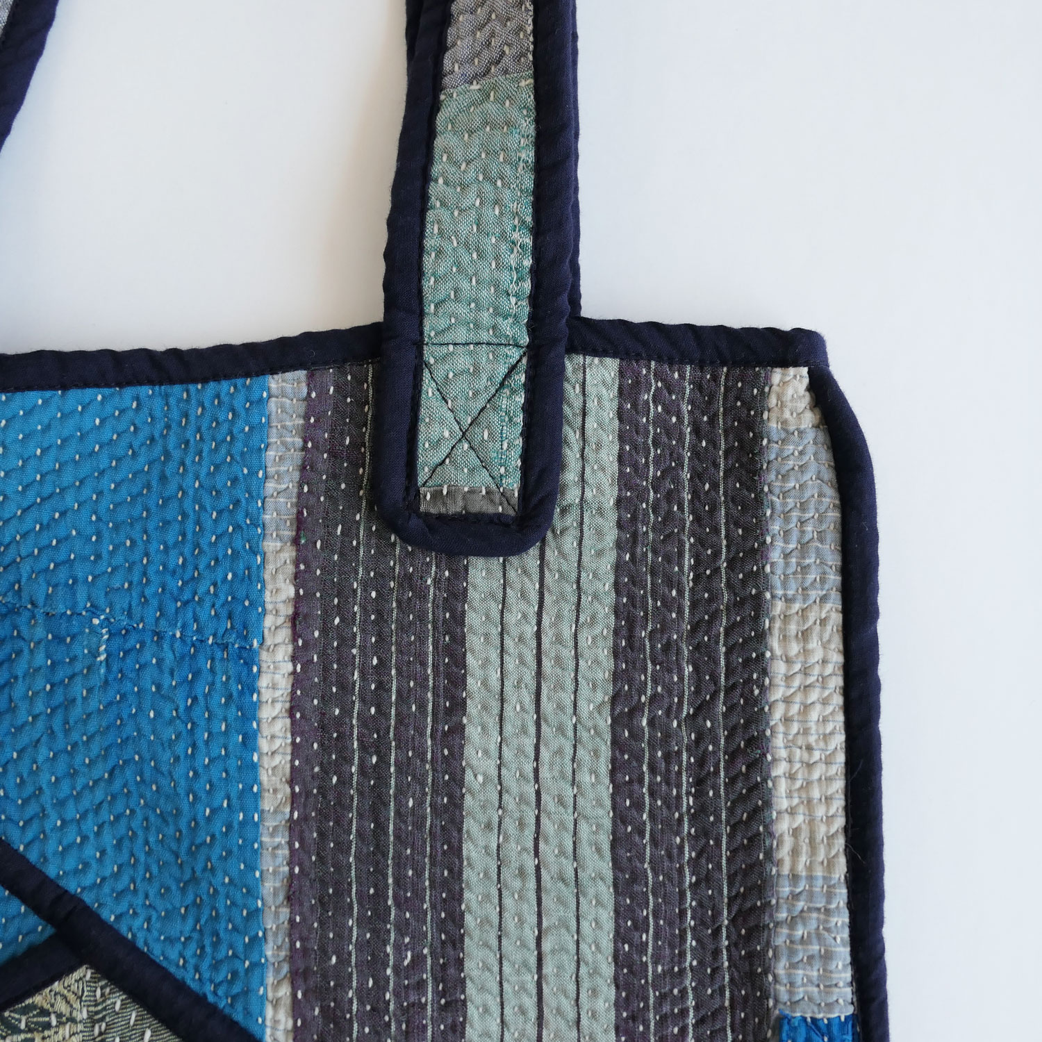 NAMAI �ʥޥ���THE TARUN QUILTED KANTHA BAG ���󥿥���ȥȡ��ȥХå�(J)