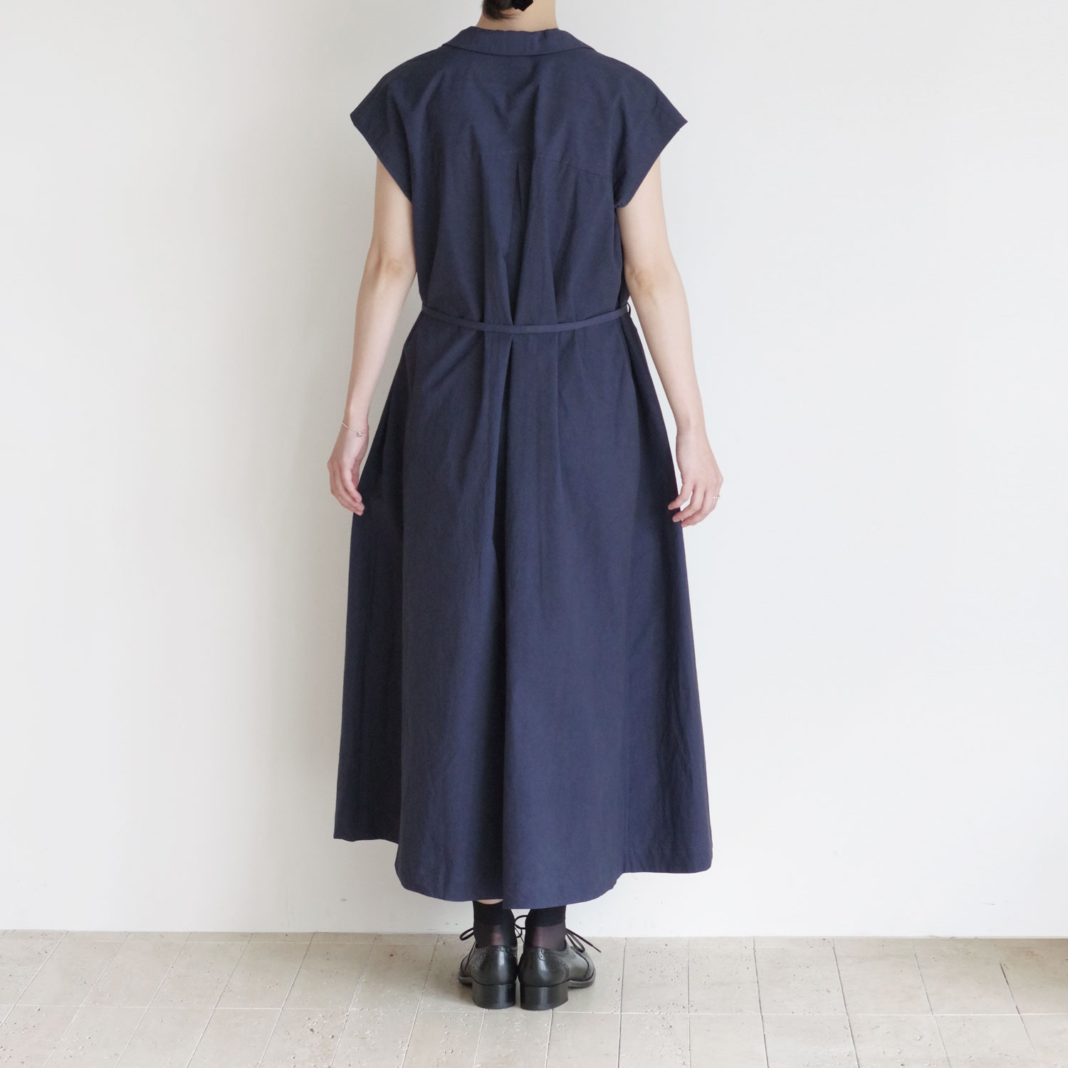 ECOLE DE CURIOSITES ��������ɥ���ꥪ���� : DAISY (Dark Navy) �����ץ󥫥顼���ԡ���