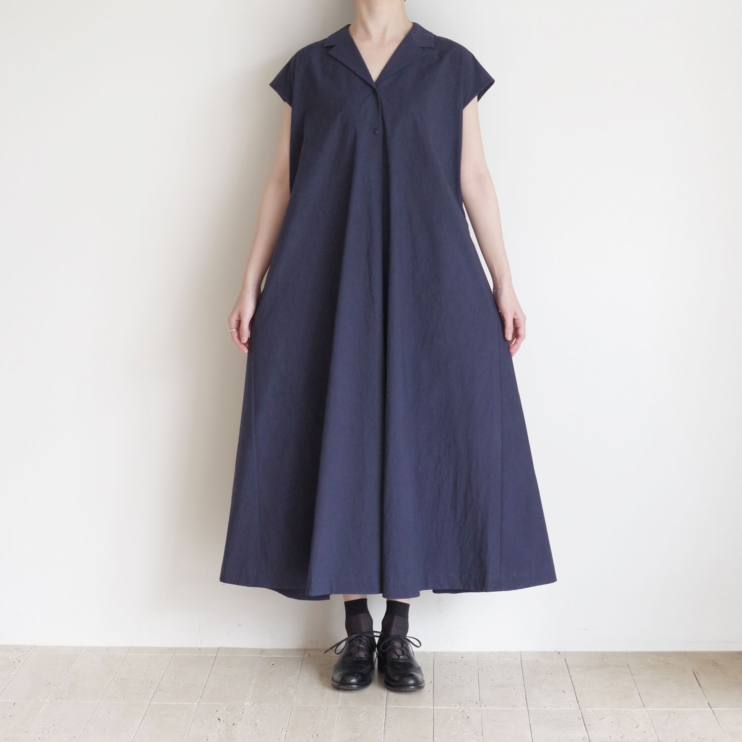 ECOLE DE CURIOSITES ��������ɥ���ꥪ���� : DAISY (Dark Navy) �����ץ󥫥顼���ԡ���