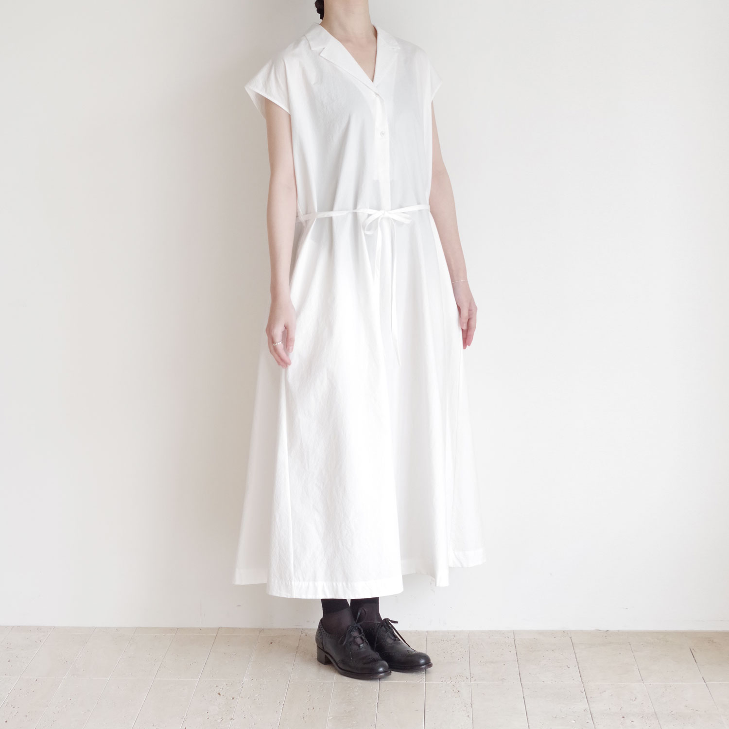 ECOLE DE CURIOSITES ��������ɥ���ꥪ���� : DAISY (White) �����ץ󥫥顼���ԡ���