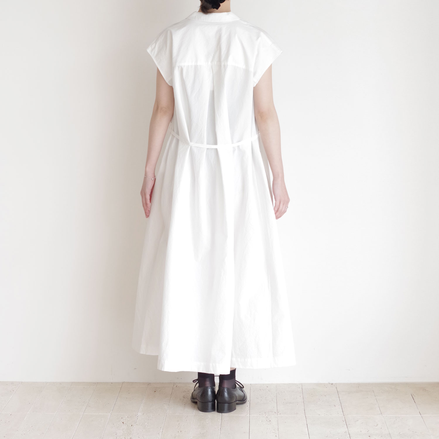 ECOLE DE CURIOSITES ��������ɥ���ꥪ���� : DAISY (White) �����ץ󥫥顼���ԡ���