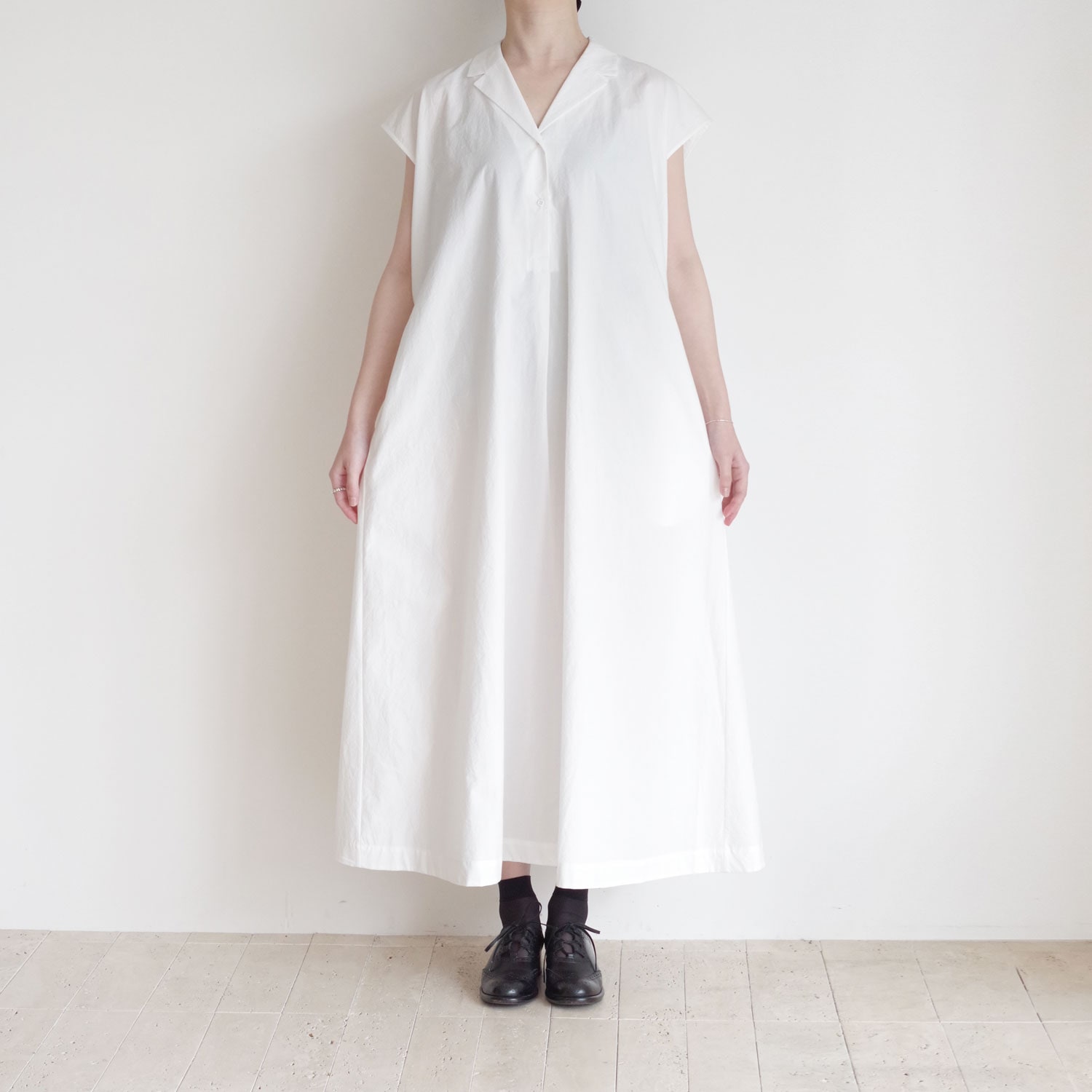 ECOLE DE CURIOSITES ��������ɥ���ꥪ���� : DAISY (White) �����ץ󥫥顼���ԡ���