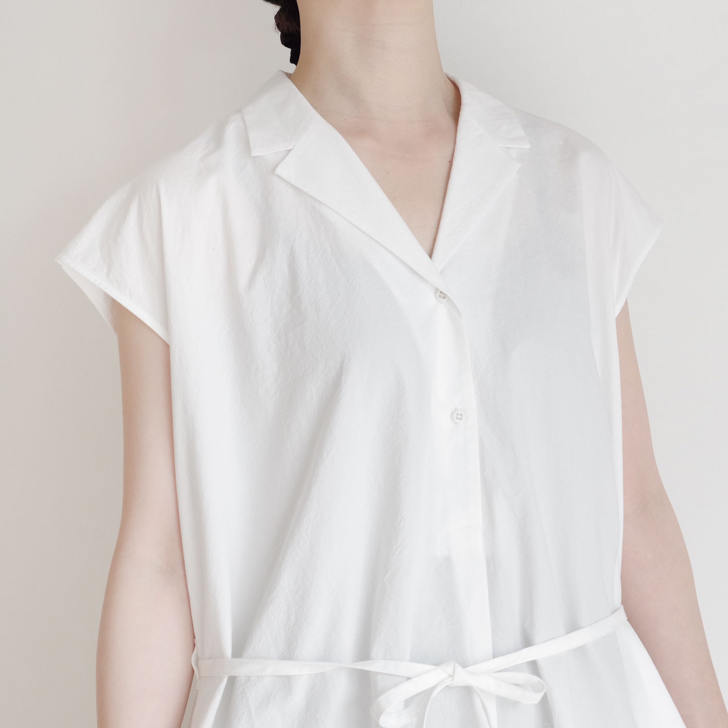 ECOLE DE CURIOSITES ��������ɥ���ꥪ���� : DAISY (White) �����ץ󥫥顼���ԡ���