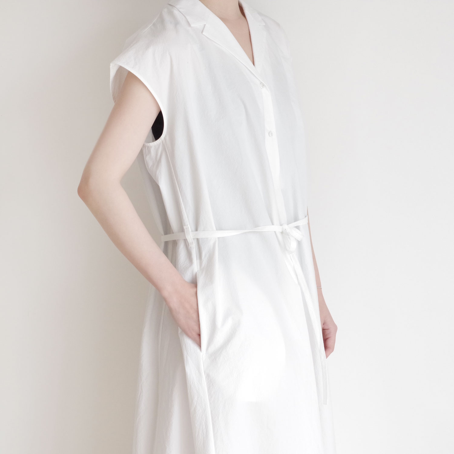 ECOLE DE CURIOSITES ��������ɥ���ꥪ���� : DAISY (White) �����ץ󥫥顼���ԡ���