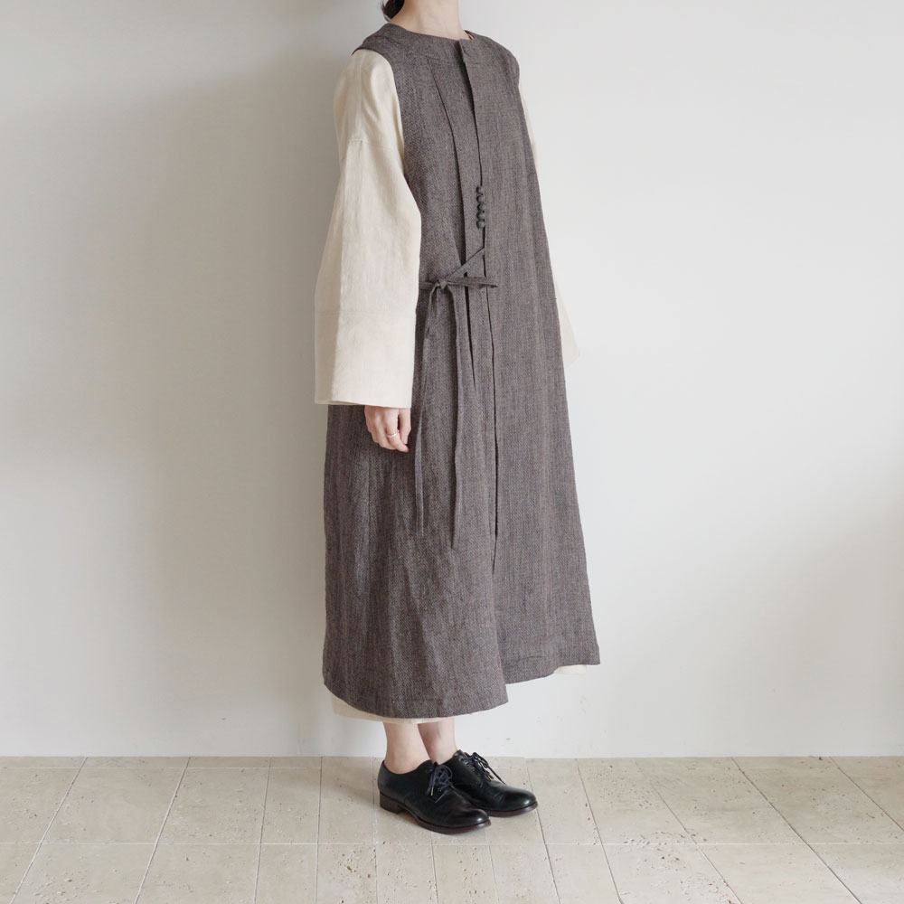 the last flower of the afternoon :  sleevelss tablier robe