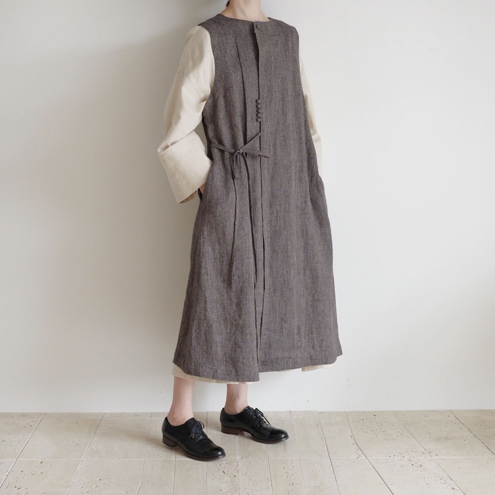 the last flower of the afternoon :  sleevelss tablier robe