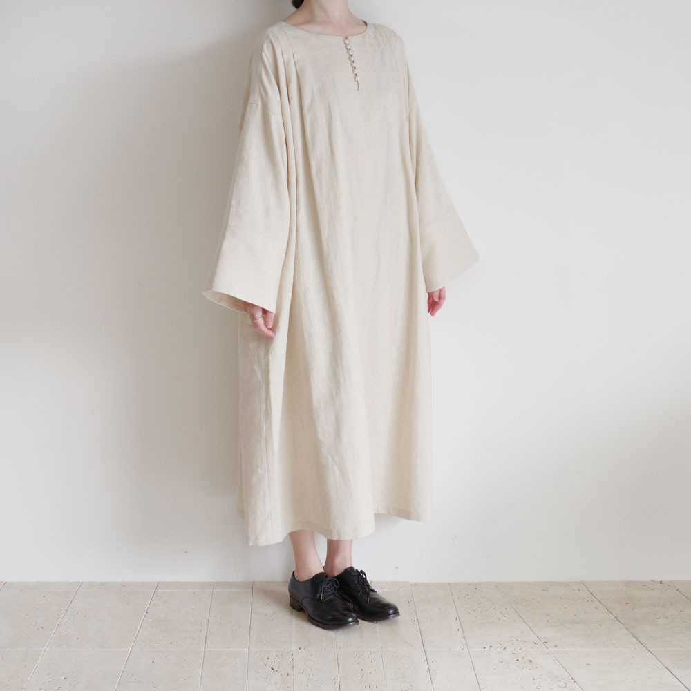 the last flower of the afternoon : ѳ������ wide sleeve dress