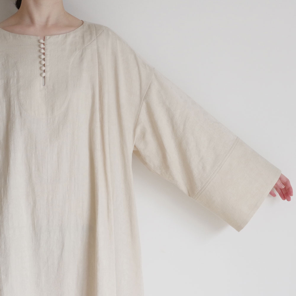 the last flower of the afternoon : ѳ������ wide sleeve dress