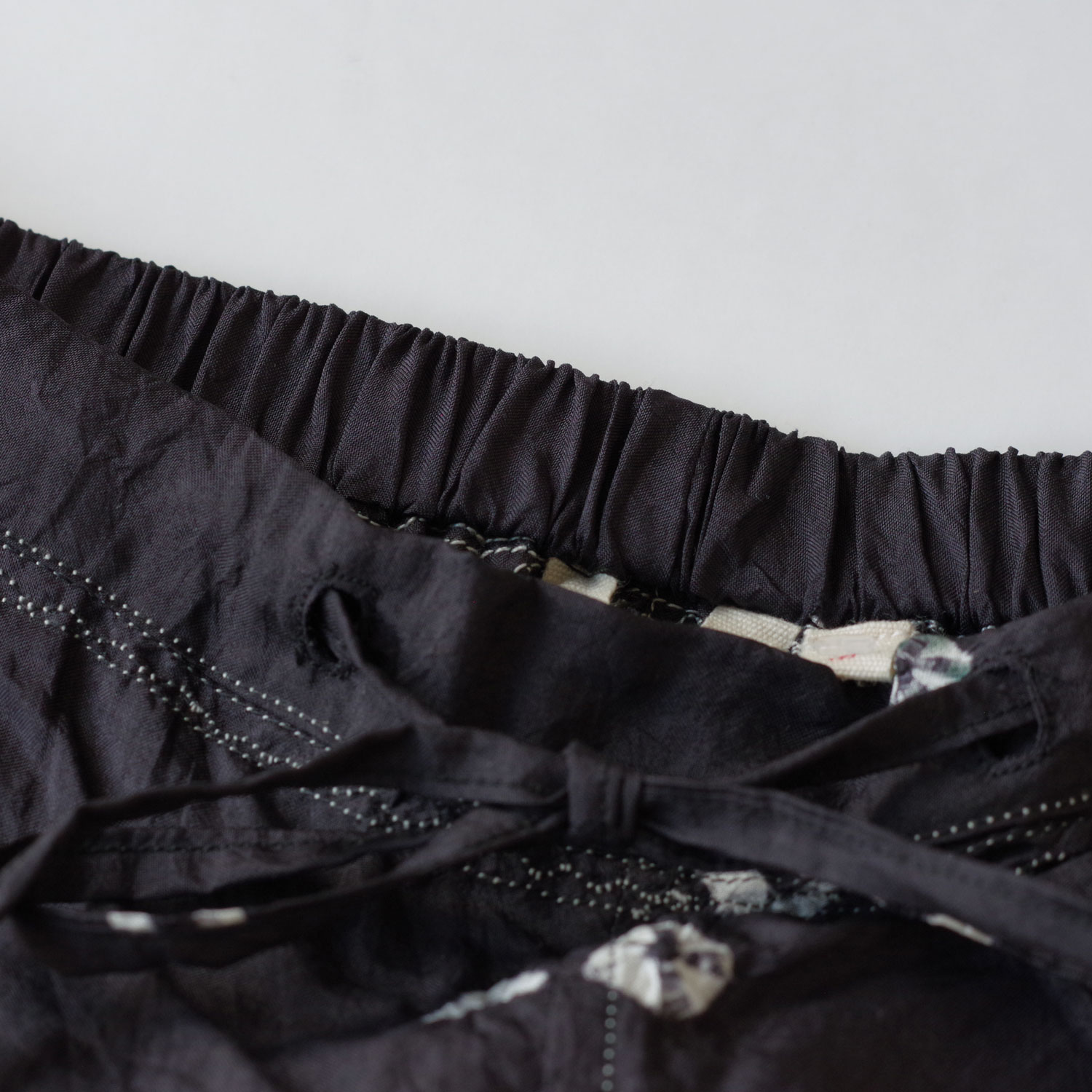 ��trip&things������injiri ���󥸥� : neel-77 �ʤ����᥷�륯�ѥ��(Black)