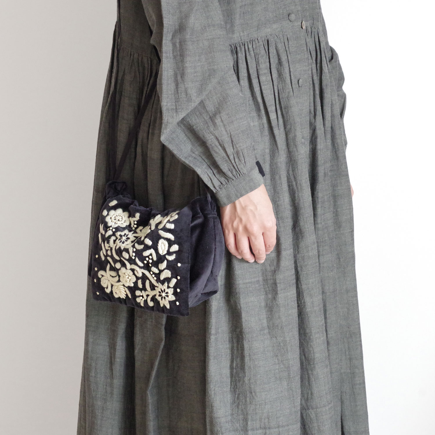 Khadi and Co ���ǥ�������ɥ��� : VELVET FLAP �٥�٥åȻɽ��ե�åץ��������ݡ���