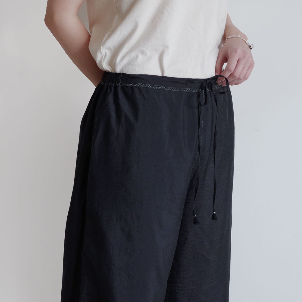 ��trip&things�����ۥ��󥸥� injiri��neel-77 wide ���륯�ɽ��磻�ɥѥ��(Black)