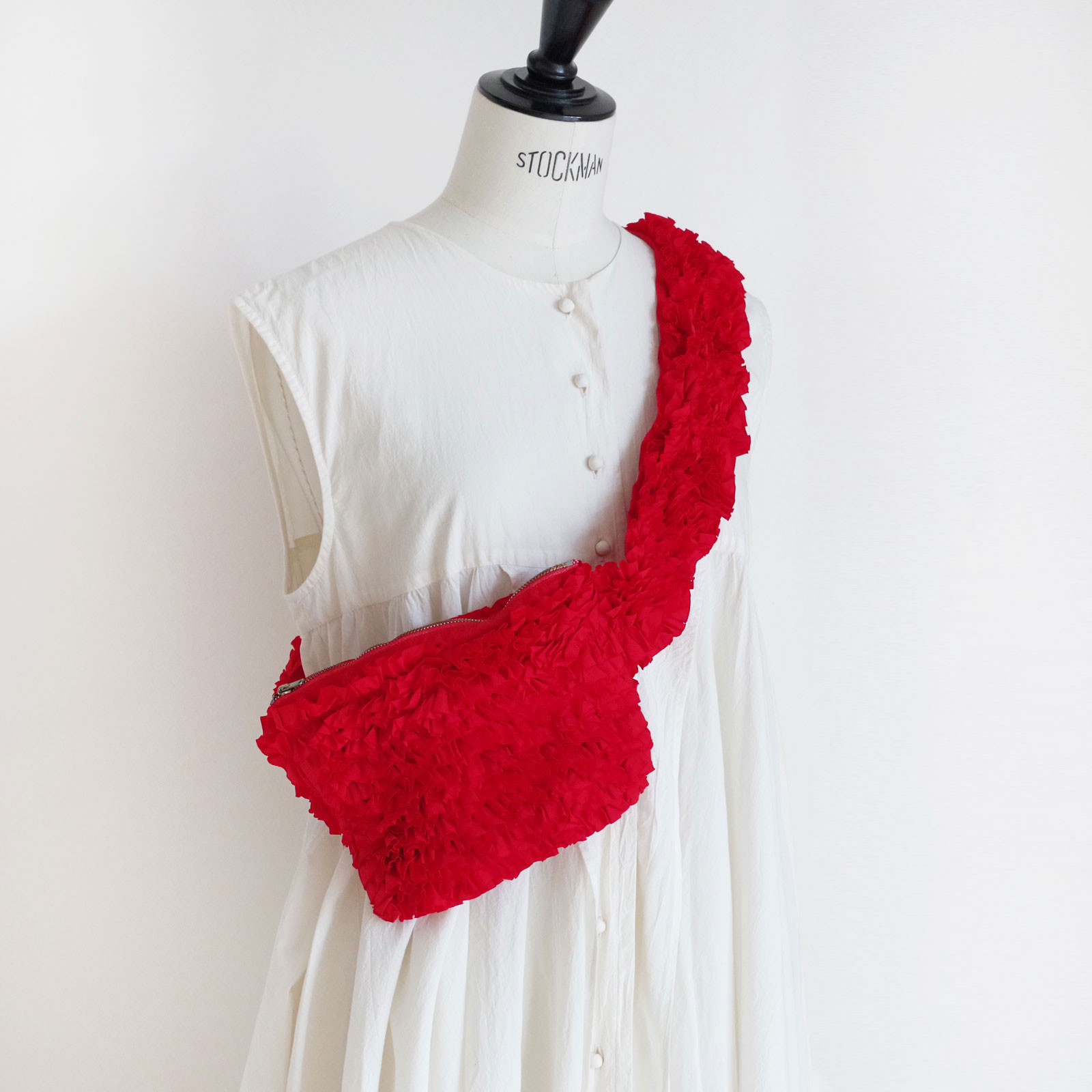 R&D.M.Co- ������ɥޥ󥺥ơ��顼 : GARMENT DYE TYPEWRITER FRILL BODY BAG �ܥǥ��Хå�