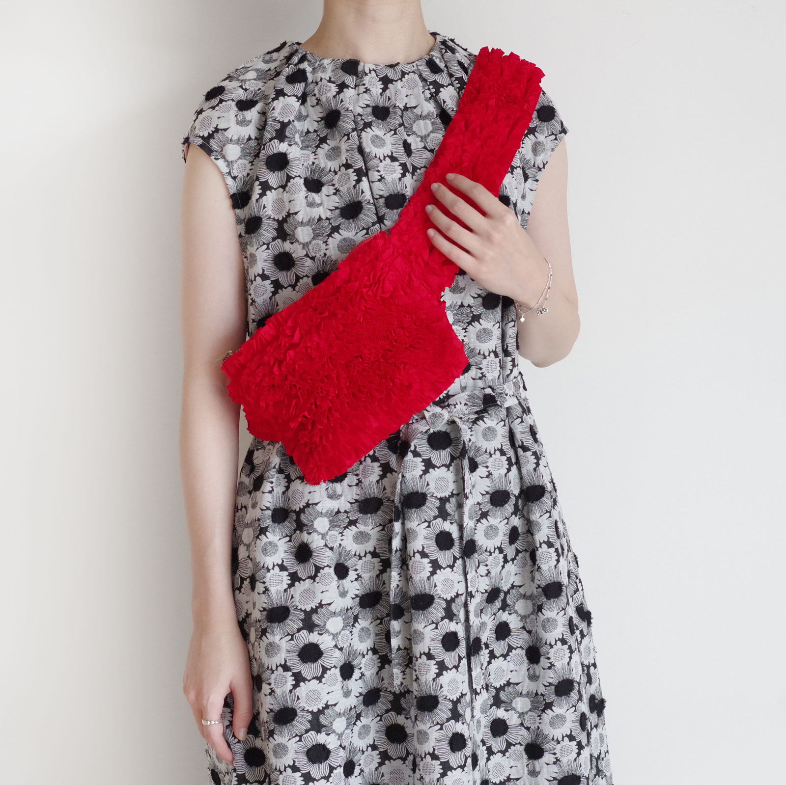 R&D.M.Co- ������ɥޥ󥺥ơ��顼 : GARMENT DYE TYPEWRITER FRILL BODY BAG �ܥǥ��Хå�