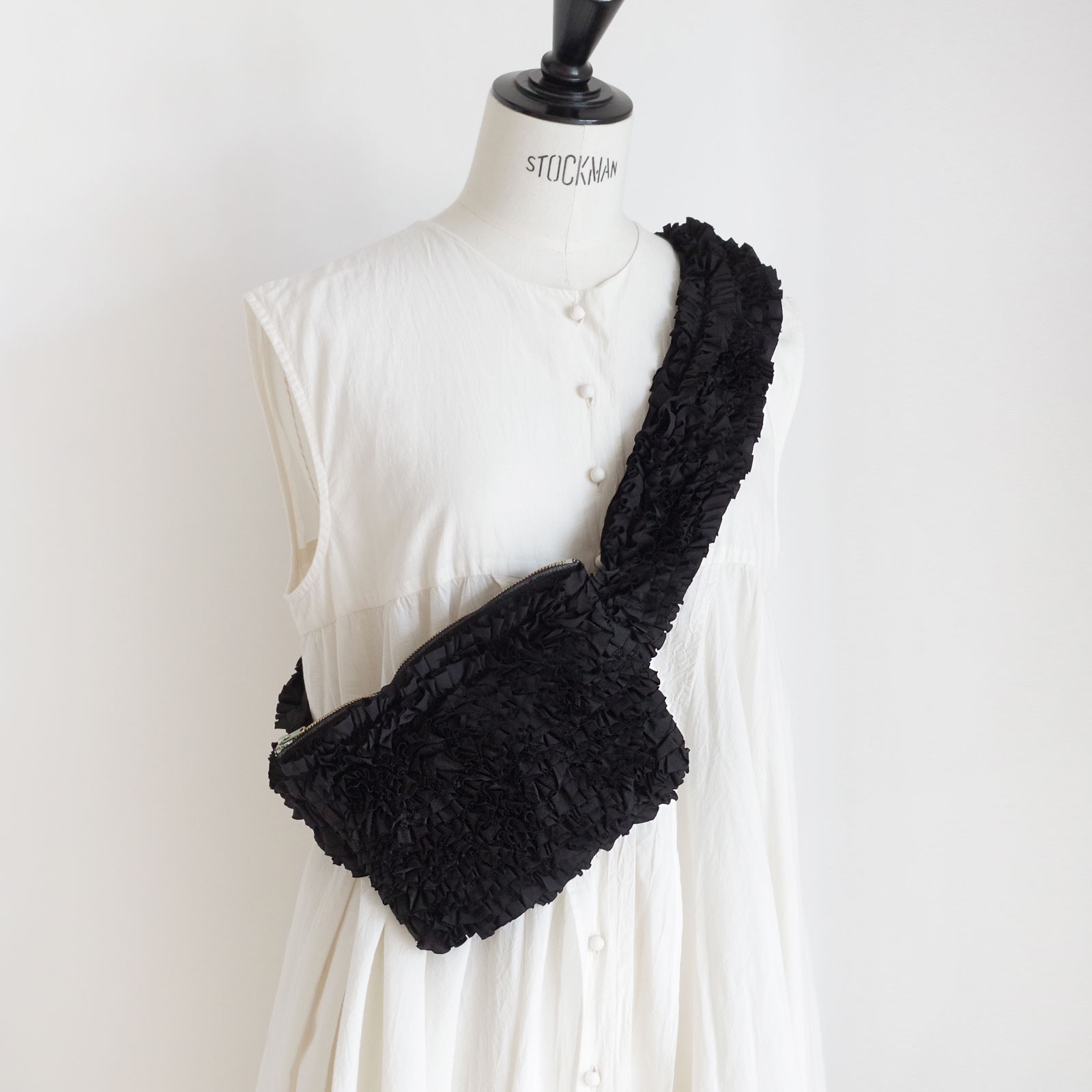 R&D.M.Co- ������ɥޥ󥺥ơ��顼 : GARMENT DYE TYPEWRITER FRILL BODY BAG �ܥǥ��Хå�