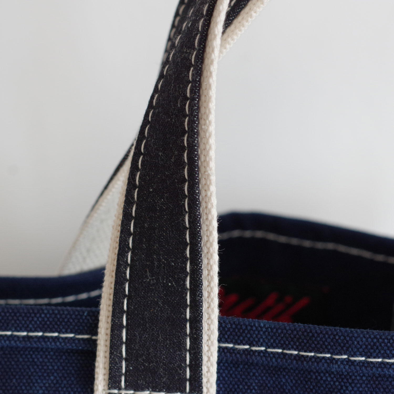outil ���ƥ��� : SAC THURY �ȡ��ȥХå�