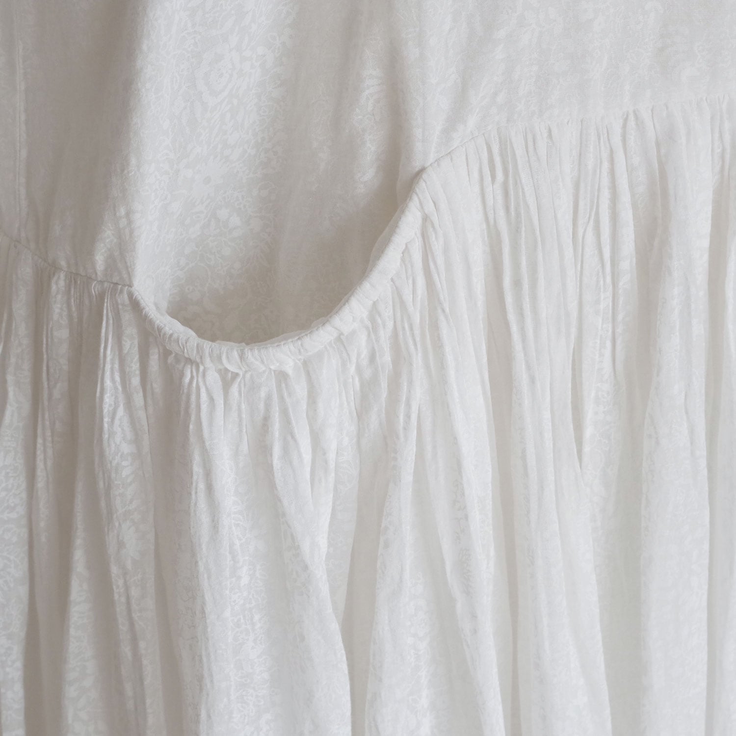 AODRESS �����ɥ쥹 : long sleeve front pockt dress��white�˥֥��å��ץ��ȥ��ԡ���