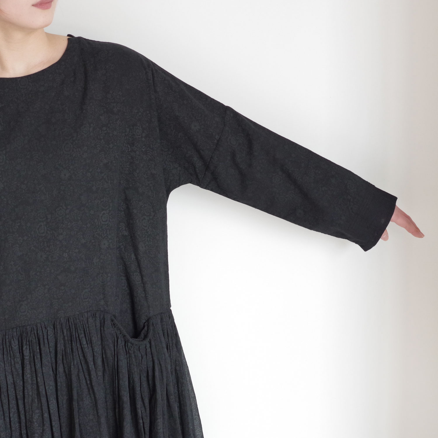 AODRESS �����ɥ쥹 : long sleeve front pocket dress (black) �֥��å��ץ��ȥ��ԡ���