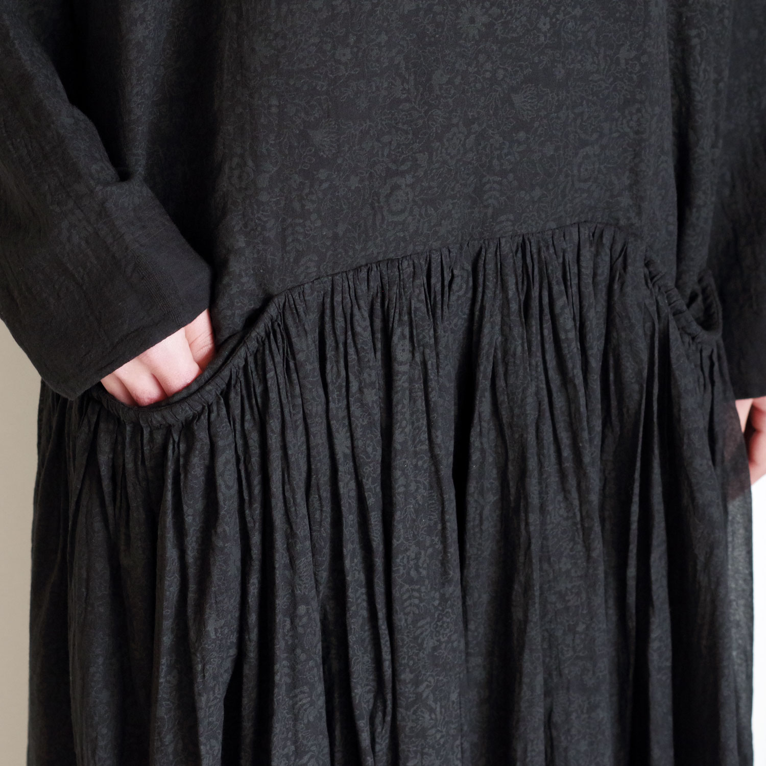 AODRESS �����ɥ쥹 : long sleeve front pocket dress (black) �֥��å��ץ��ȥ��ԡ���