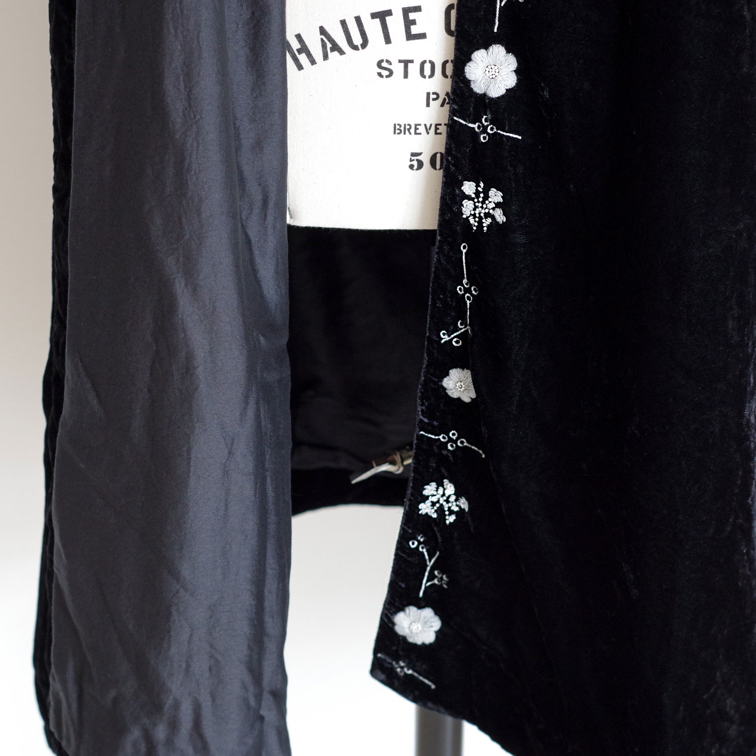 AODRESS �����ɥ쥹 : Adam s sun flowers no collar robe �ɏ�ץ٥�٥åȥ�����