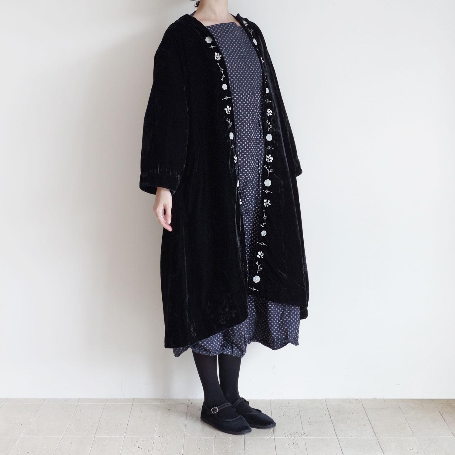 AODRESS �����ɥ쥹 : Adam s sun flowers no collar robe �ɏ�ץ٥�٥åȥ�����