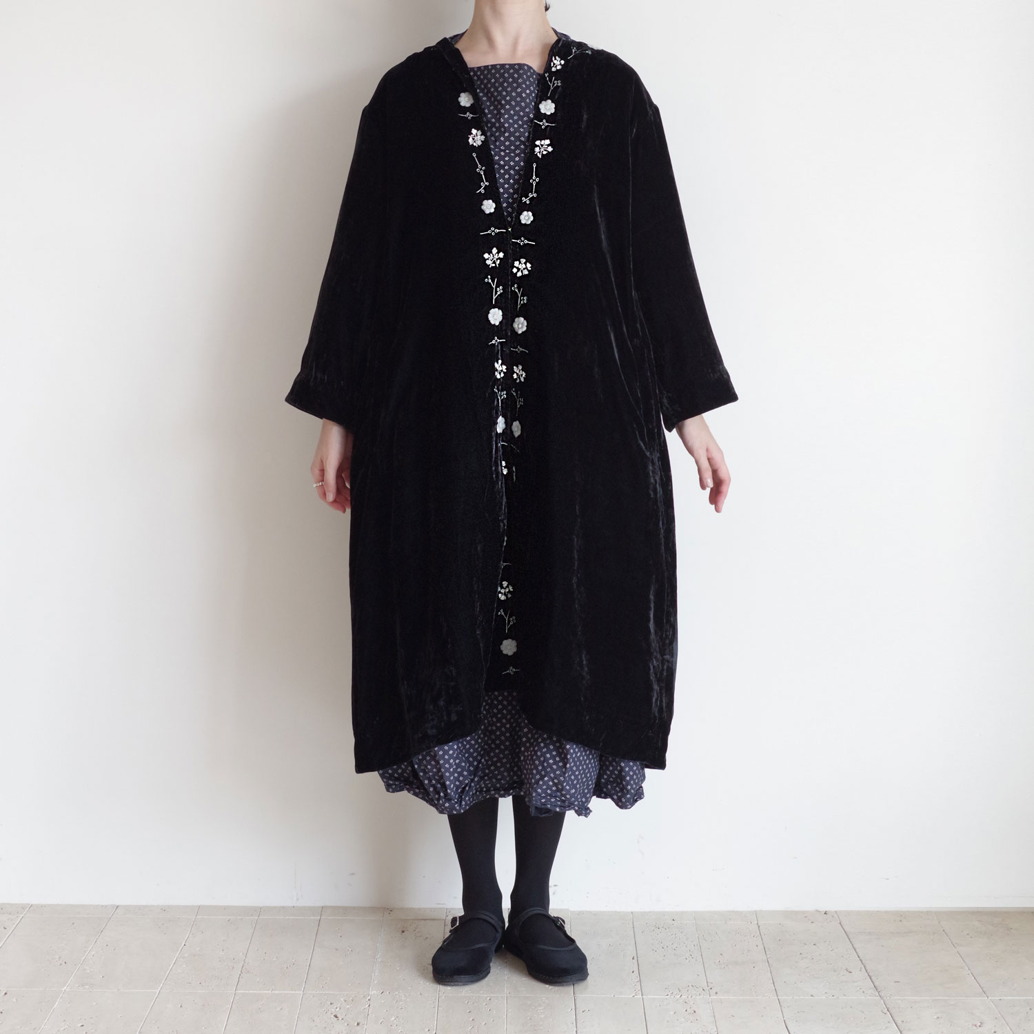 AODRESS �����ɥ쥹 : Adam s sun flowers no collar robe �ɏ�ץ٥�٥åȥ�����