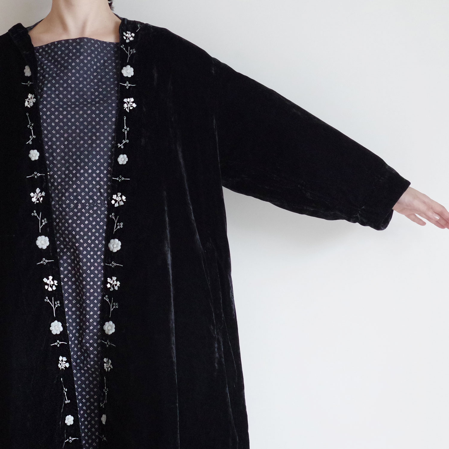 AODRESS �����ɥ쥹 : Adam s sun flowers no collar robe �ɏ�ץ٥�٥åȥ�����