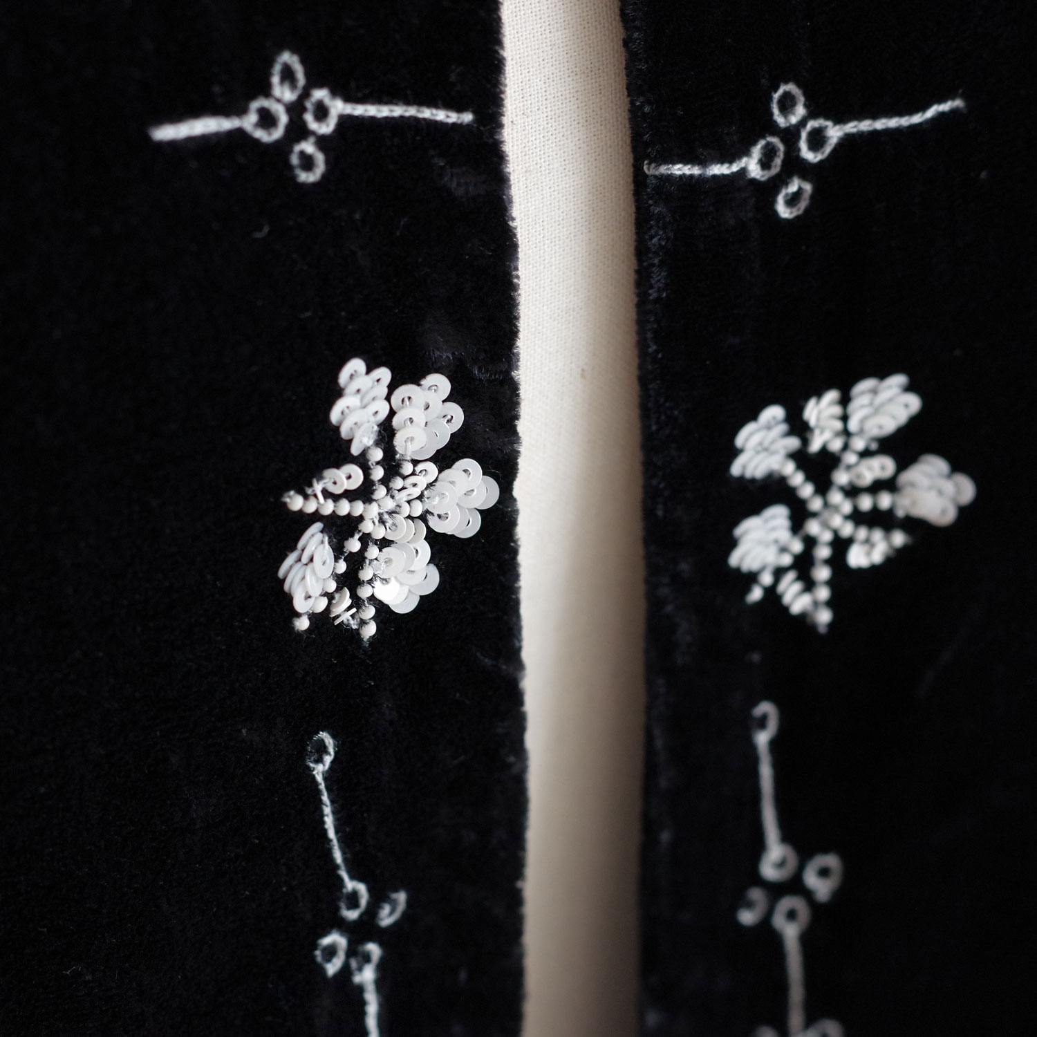 AODRESS �����ɥ쥹 : Adam s sun flowers no collar robe �ɏ�ץ٥�٥åȥ�����