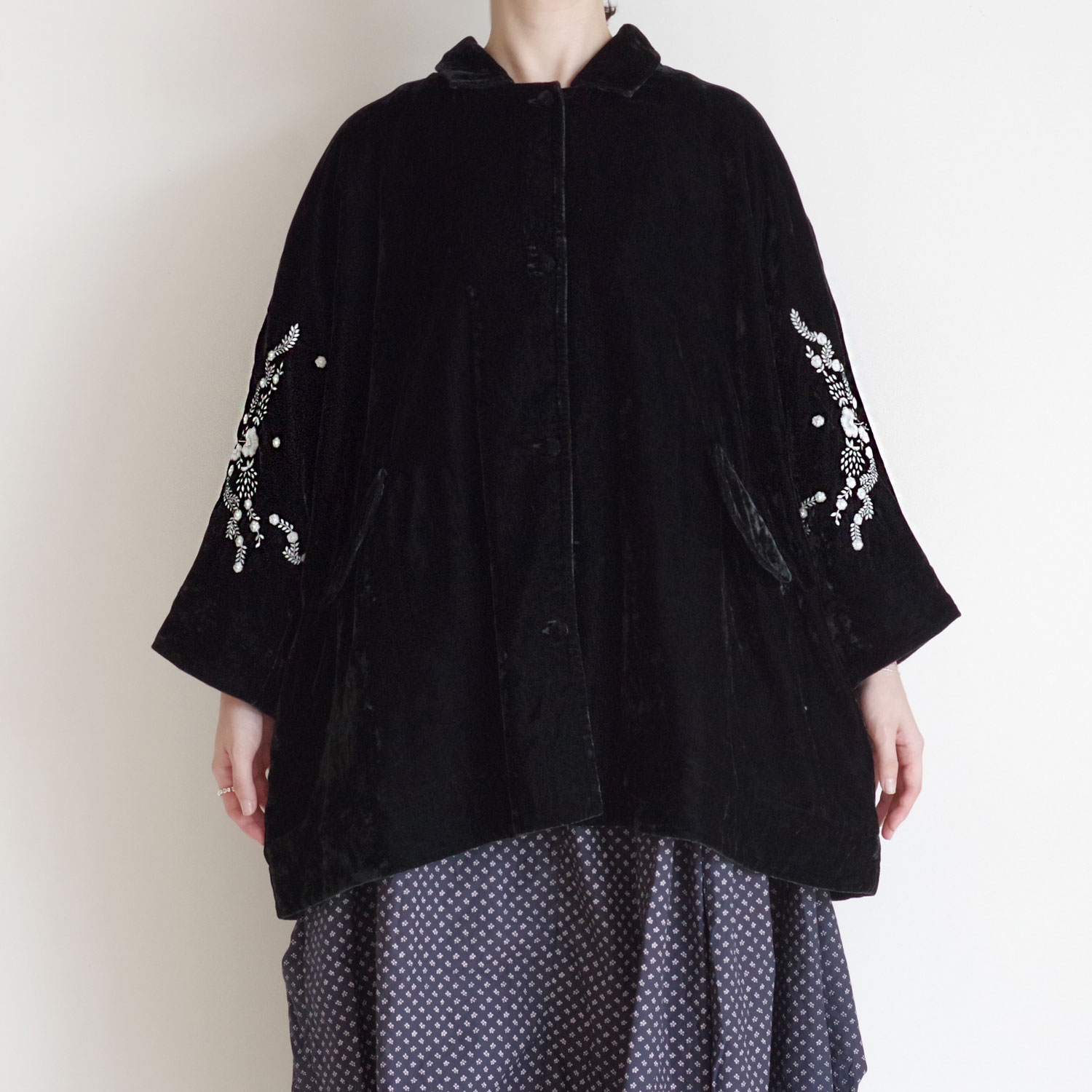 AODRESS �����ɥ쥹 : rai lines flowers loose fit coat �ɏ�ץ٥�٥åȥ��󥰥��㥱�å�