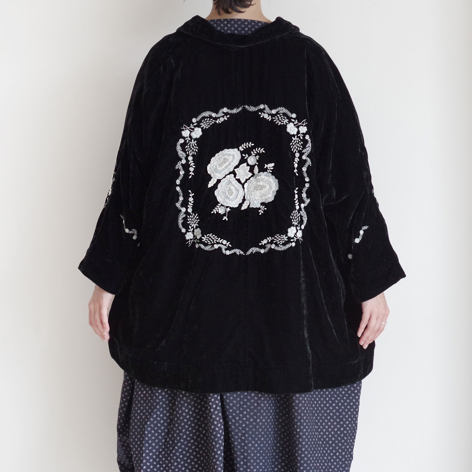 AODRESS �����ɥ쥹 : rai lines flowers loose fit coat �ɏ�ץ٥�٥åȥ��󥰥��㥱�å�