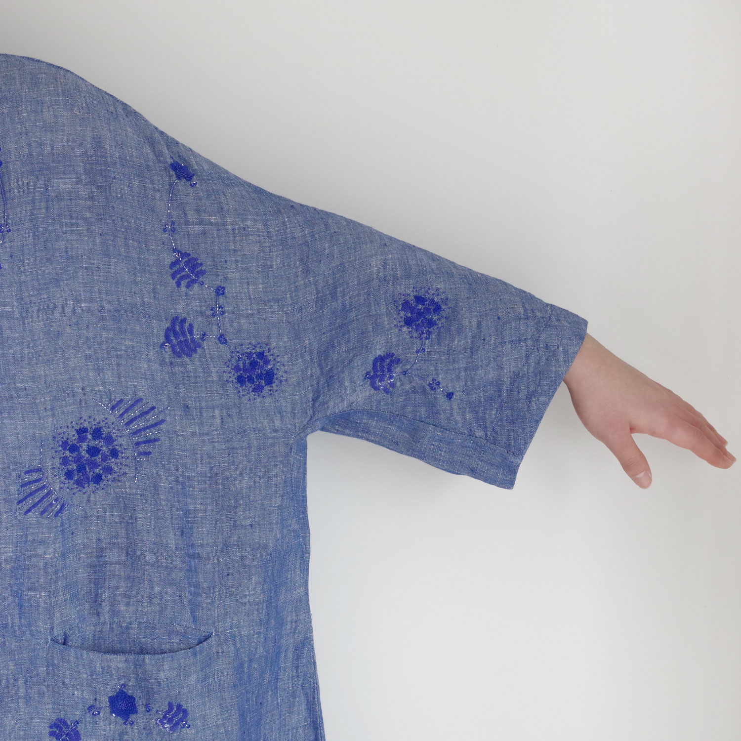 AODRESS �����ɥ쥹 : royal emb round shaped dress ��ͥ�ɽ����ԡ���