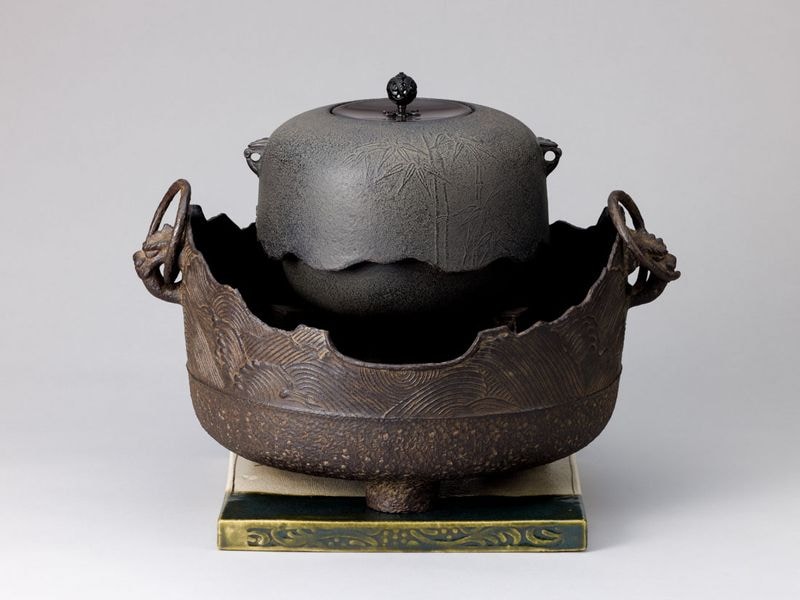 竹地紋 尾垂釜(風炉用) | すべての商品 | 淡交社 茶道具と茶席のきもの